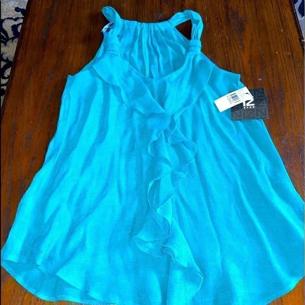 NWT woman’s Liz sleeveless blouse